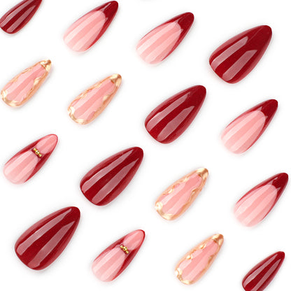 Kunstvolle Nagelverlängerungen mit Glamourösem Design und Glitzer Brehn