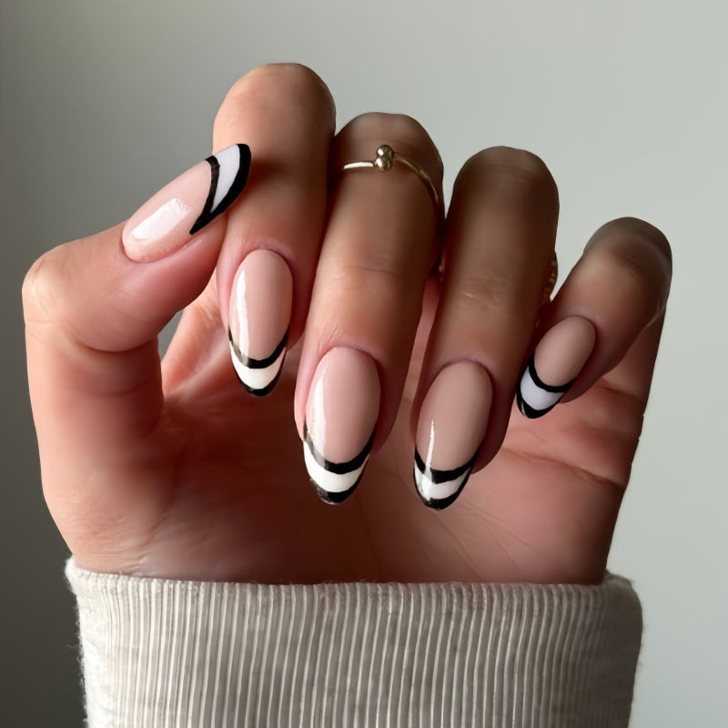 Stilvolles französisches Tipp Press-On Nagelset Brehn