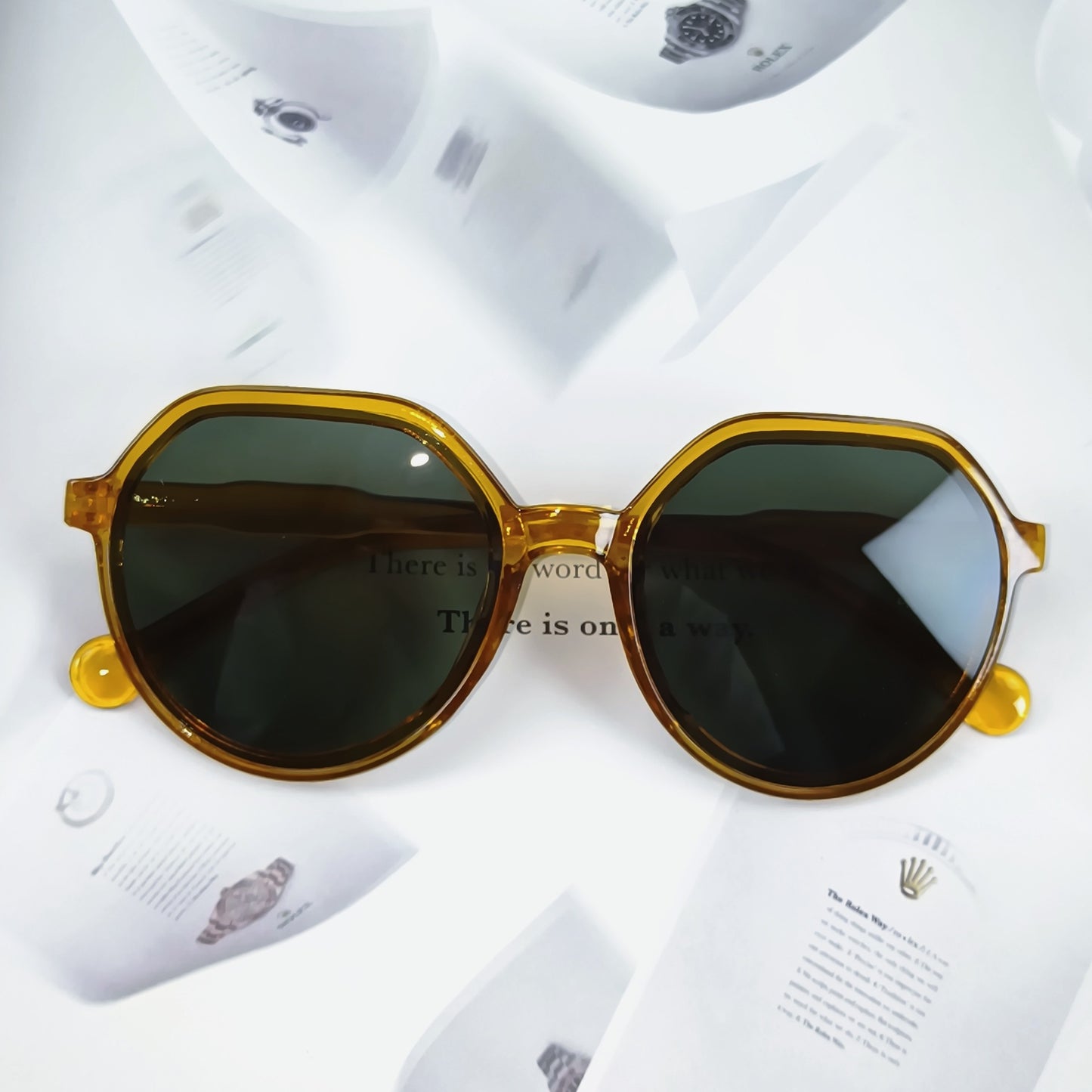Damen Geometrische Sonnenbrille mit extravagantem Akzent Brehn