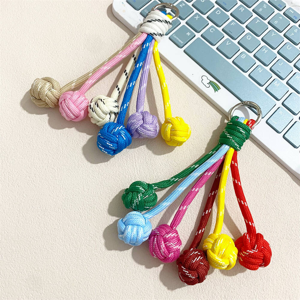 Bunte Knoten Dekor Schlüsselanhänger Brehn