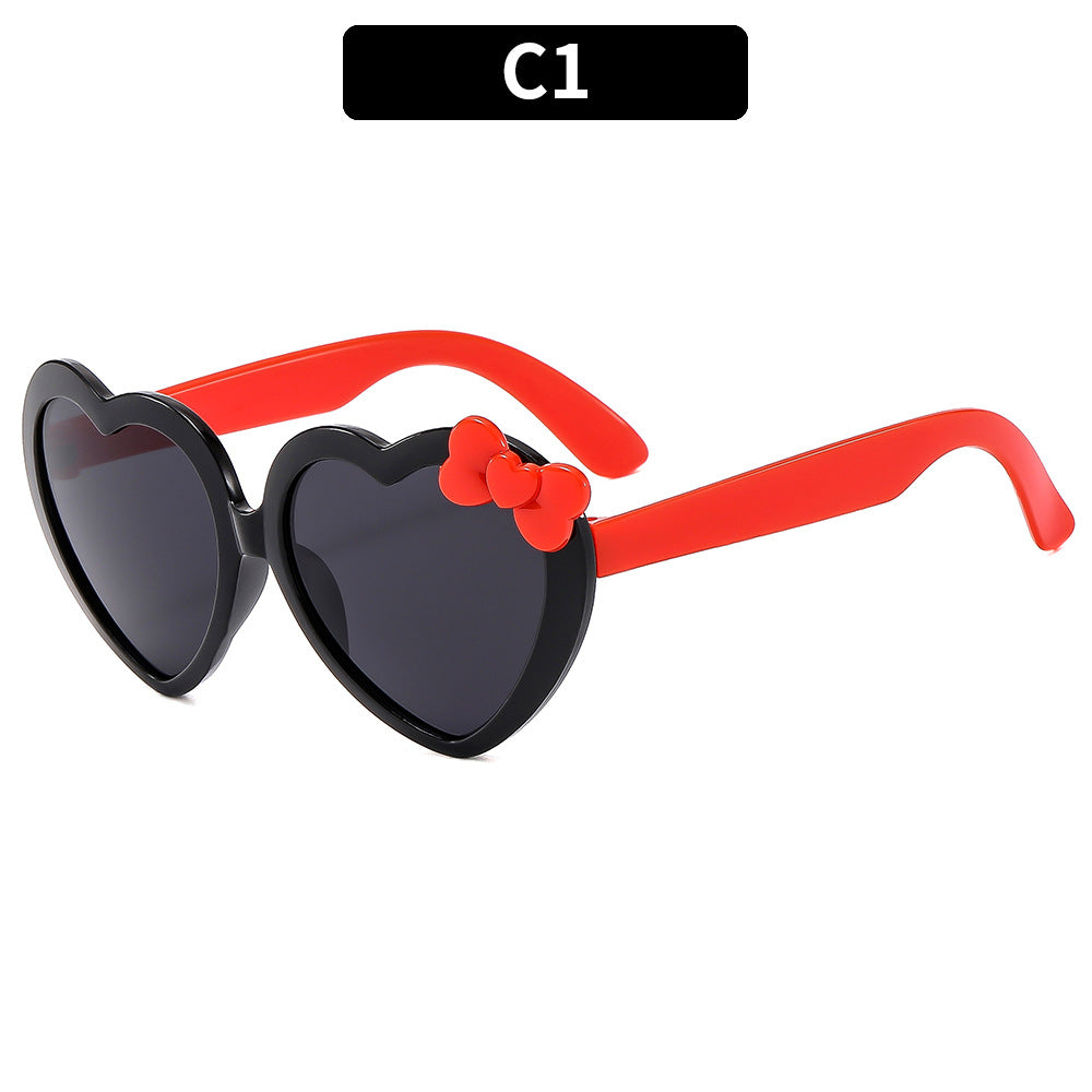 Herzförmige Sonnenbrille