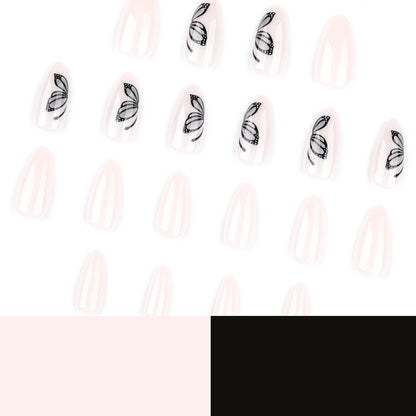 Kunstvolle Nagelverlängerungen mit zartem Schmetterlingsdesign Brehn