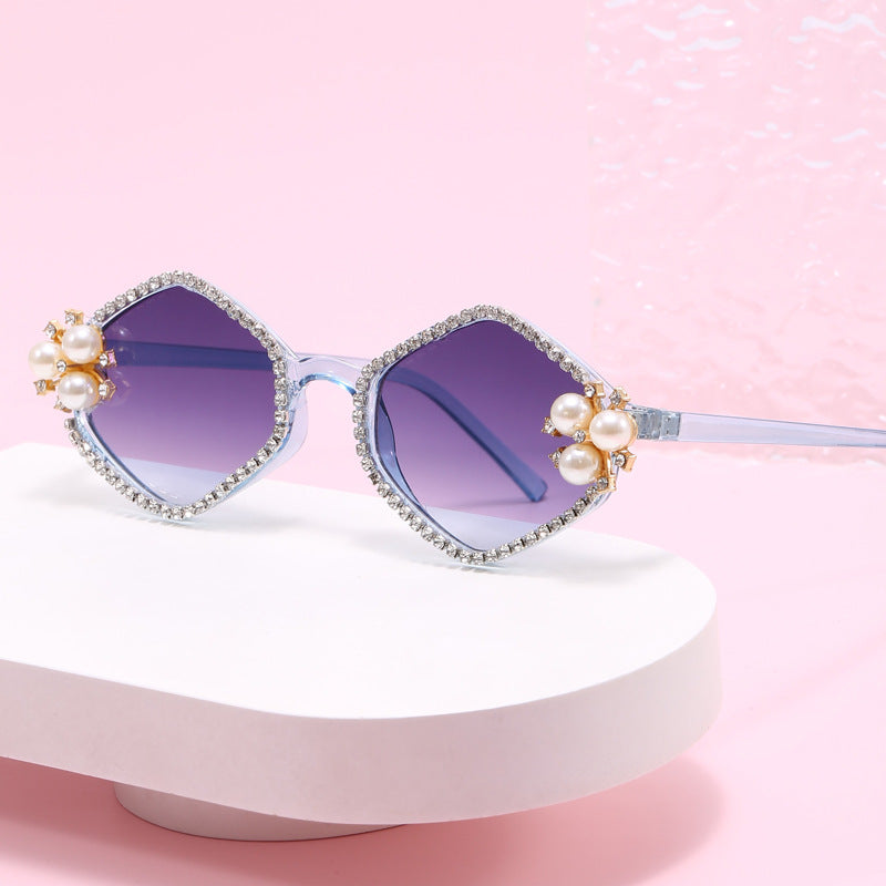 Damen extravagante Sonnenbrille mit glamourösen Perlendetails Brehn