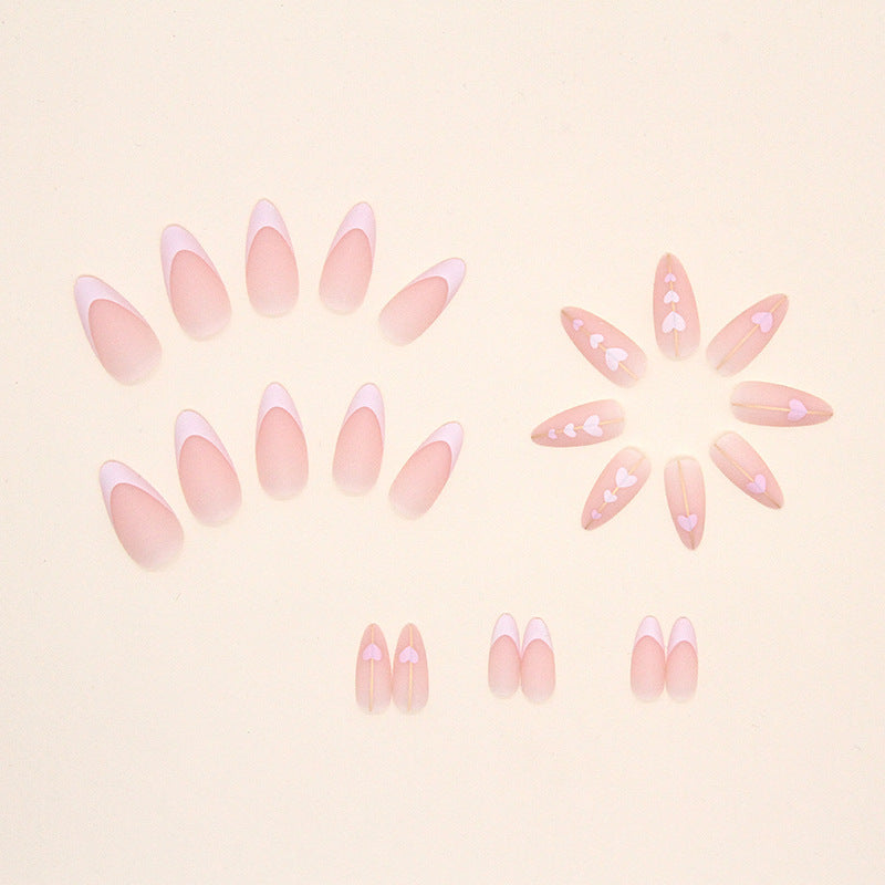 Herz-verzierte Acryl-Nagelverlängerungen Brehn
