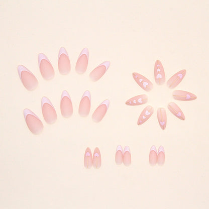 Herz-verzierte Acryl-Nagelverlängerungen Brehn