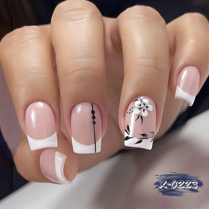 Elegantes florales French Tip Nagelkunst Set