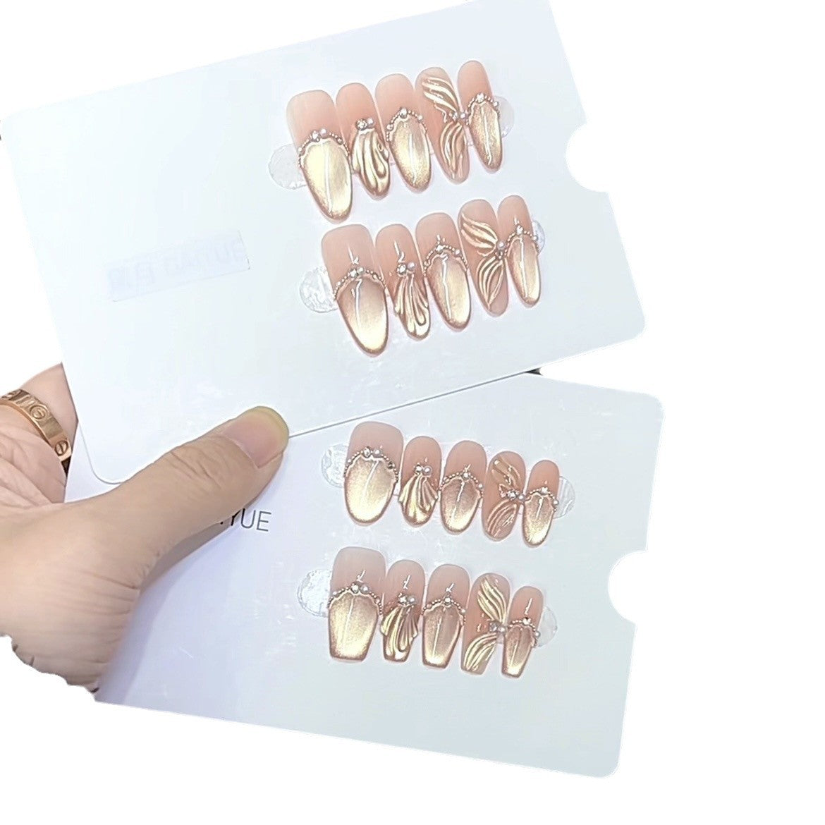Luxuriöses dekoratives Press-On-Nagelset Brehn