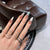 Elegantes Stiletto Press-On Nagelset mit künstlerischen Akzenten Brehn