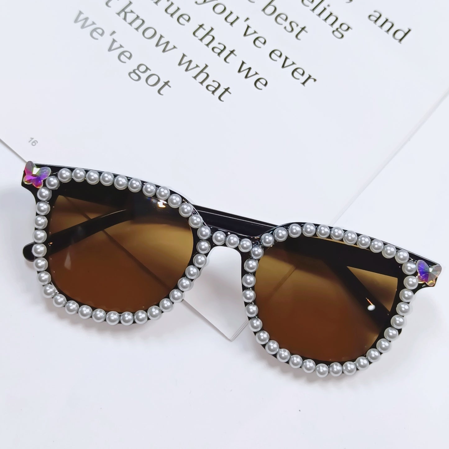 Damen Glamouröse Sonnenbrille mit Perlenrahmen Brehn