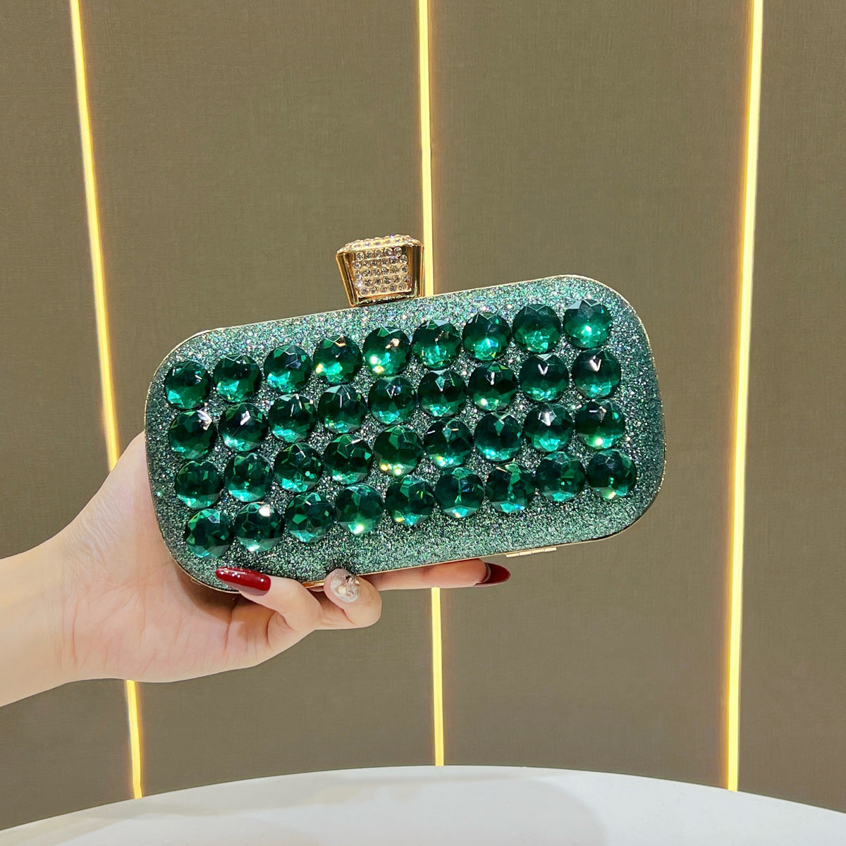 Edelstein-besetzte Clutch
