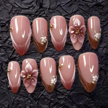 Kreatives Floral Verziertes Press-On Nagelset