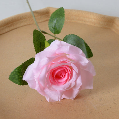 Elegantes Seidentuch Rosenhaaraccessoire