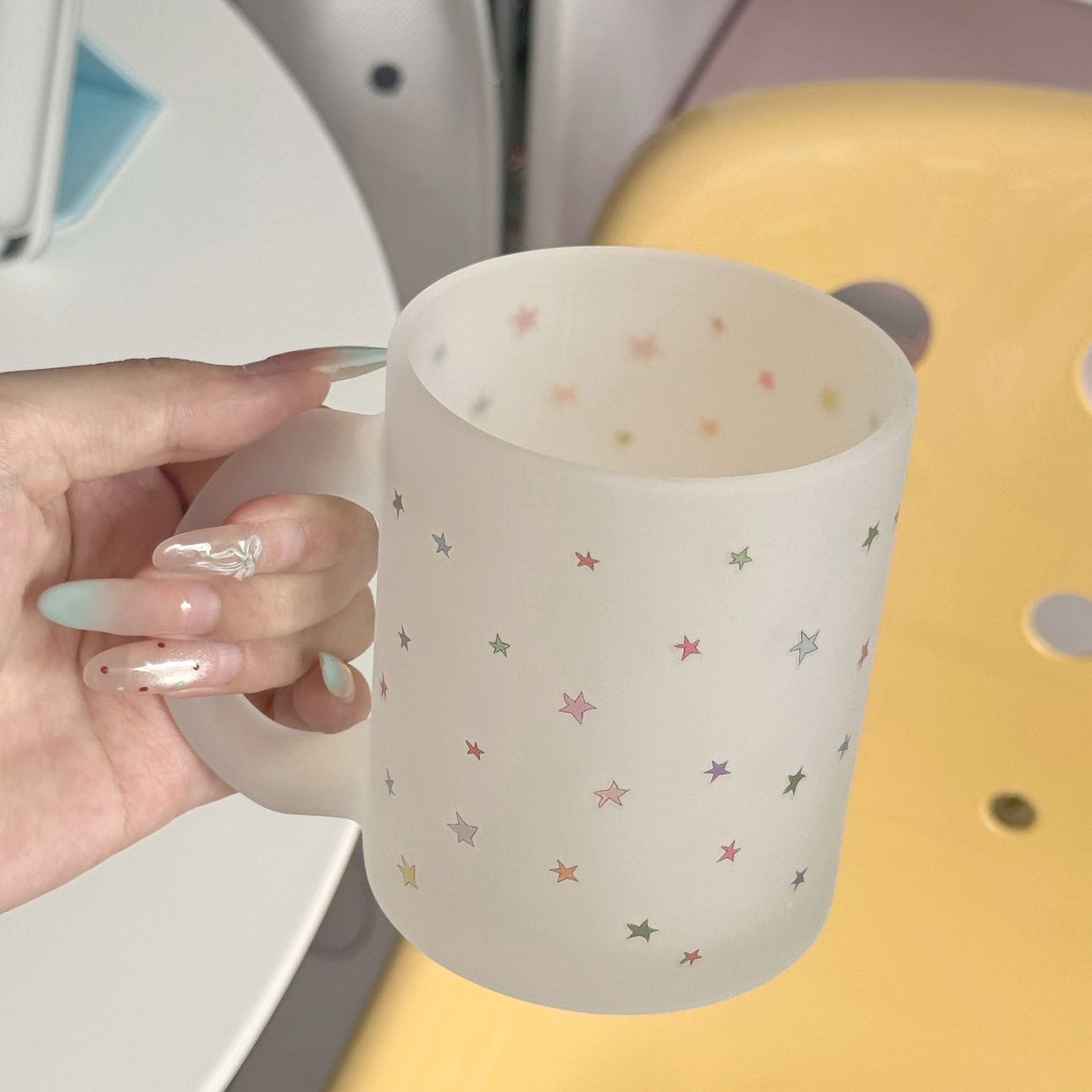 Keramiktasse mit Verspieltem Sternenmotiv Brehn