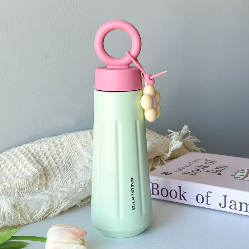 Damen stilvolle Wasserflasche mit praktischem Tragegriff Brehn