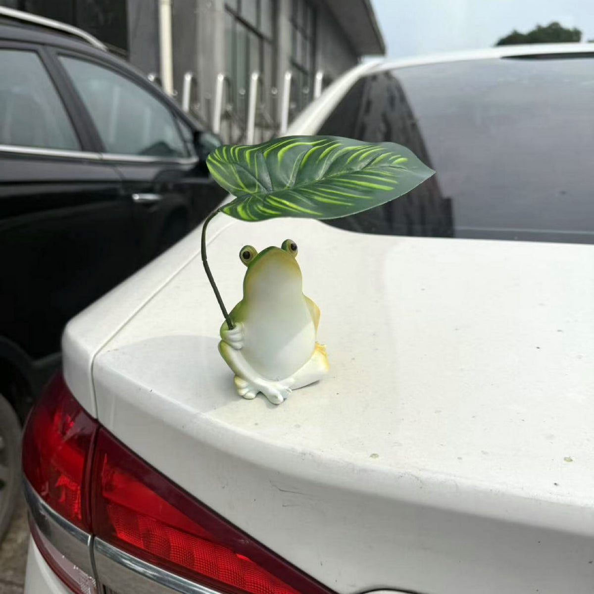 Verspielt Frosch Dekorationsfigur mit Blatt Brehn