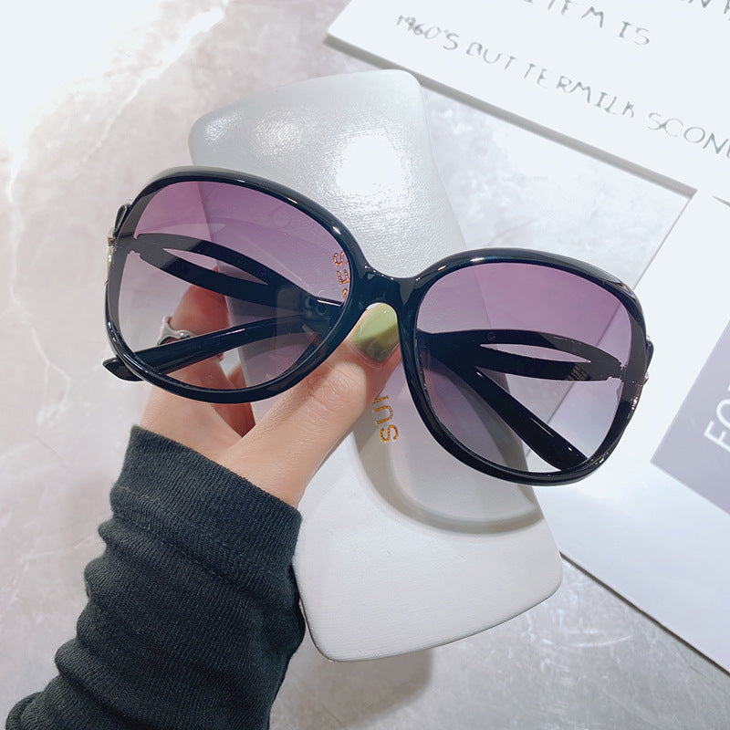 Damen oversized Sonnenbrille mit glamourösem Design Brehn