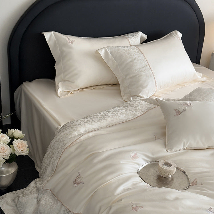 Luxe Seiden-Touch bestickte Schmetterlings-Bettwäsche-Set mit Jacquard-Rand