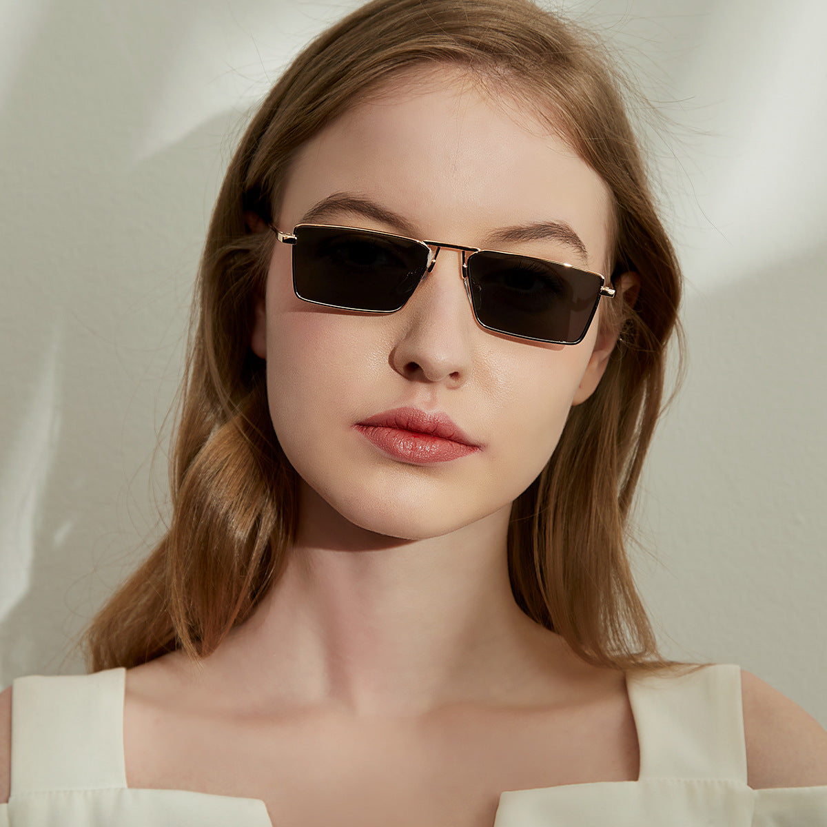 Damen elegante quadratische Sonnenbrille mit schmalem Metallrahmen und UV-Schutz Brehn