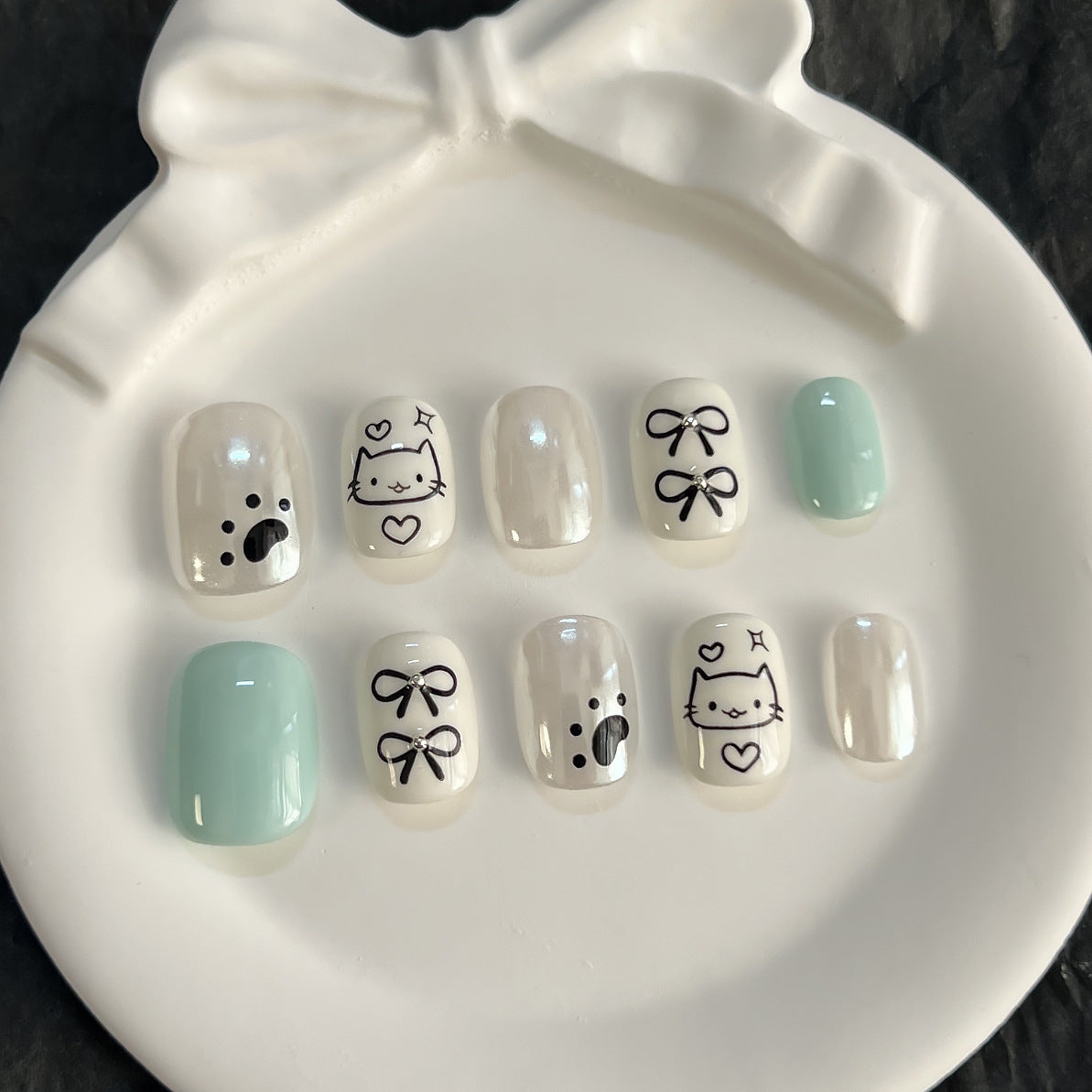 Verspielt tierisch inspiriertes Press-On Nagelkunst Brehn