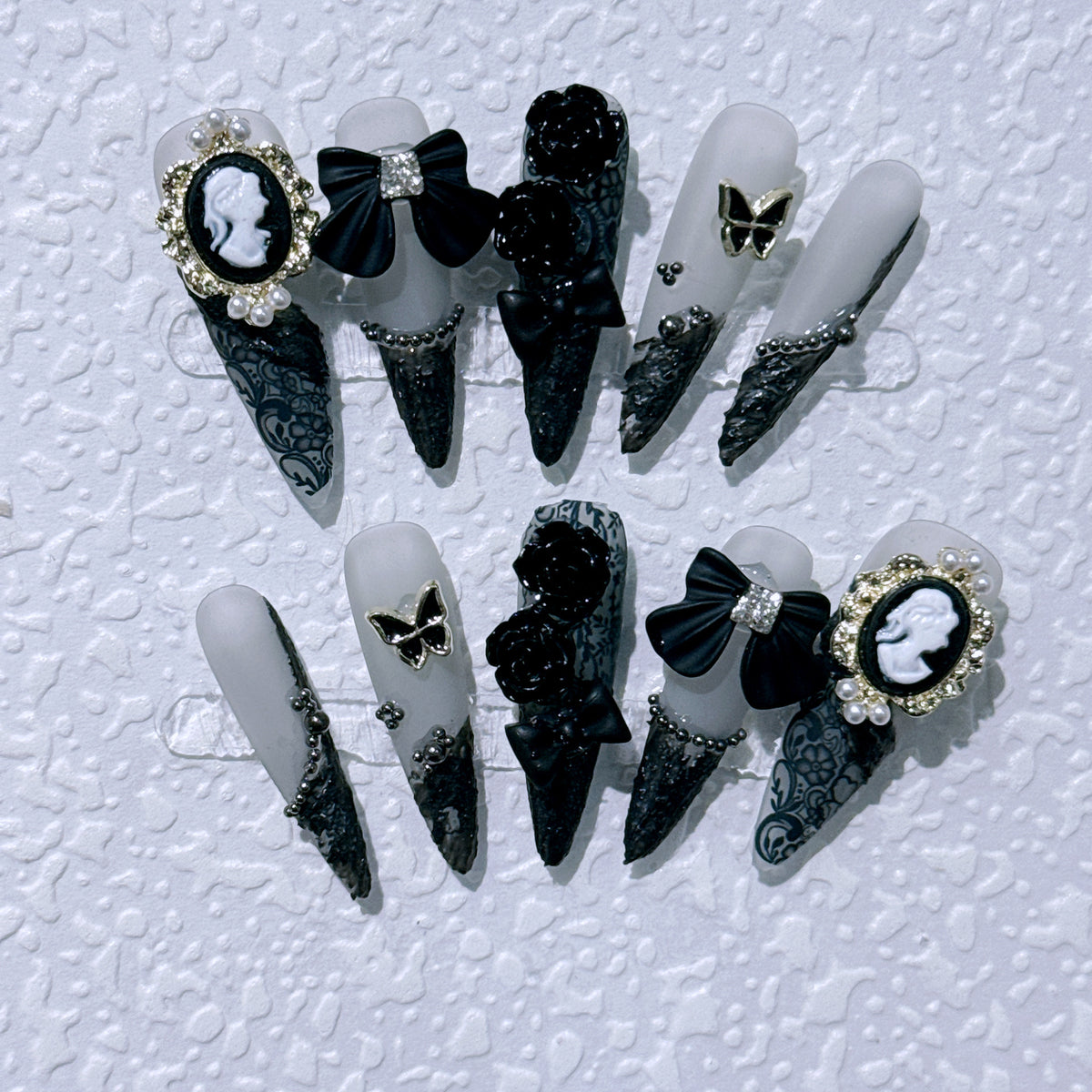 Gothic-inspirierte dekorative Nail Art Kollektion
