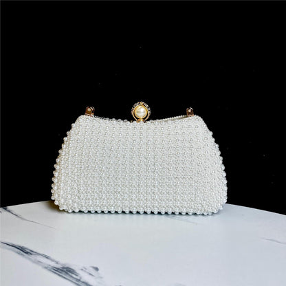 Perlenbesetzte Abendhandtasche