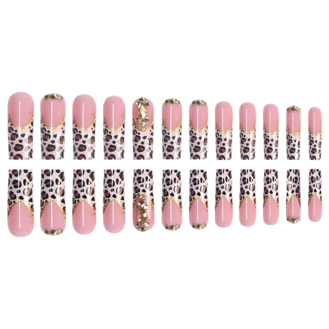 Künstlerisches Leopard-Print Press-On Nageldesign Brehn