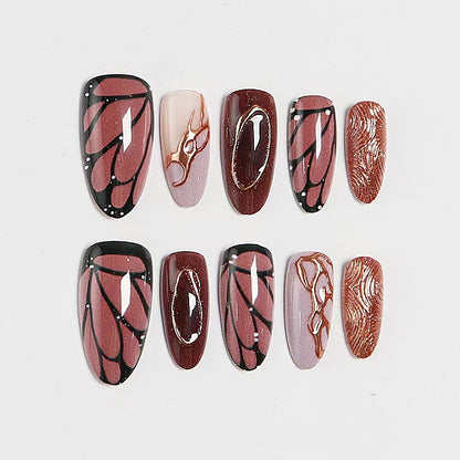 Kreatives Nageldesign mit kunstvollen Verzierungen Brehn