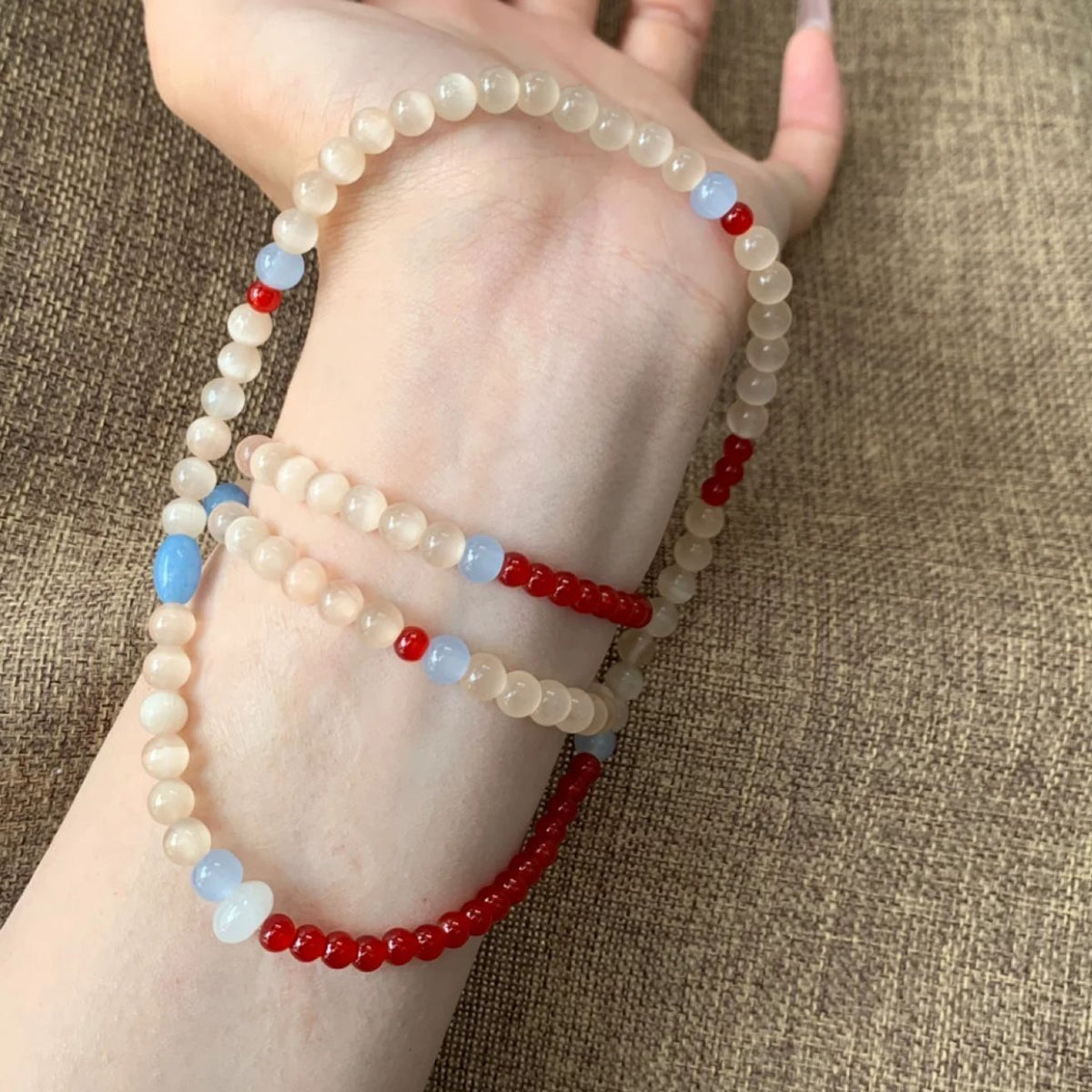 Handgefertigtes Edelstein-Stretch-Armband Brehn