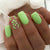 Kunstnagelset mit floralen Motiven und mattem Finish Brehn