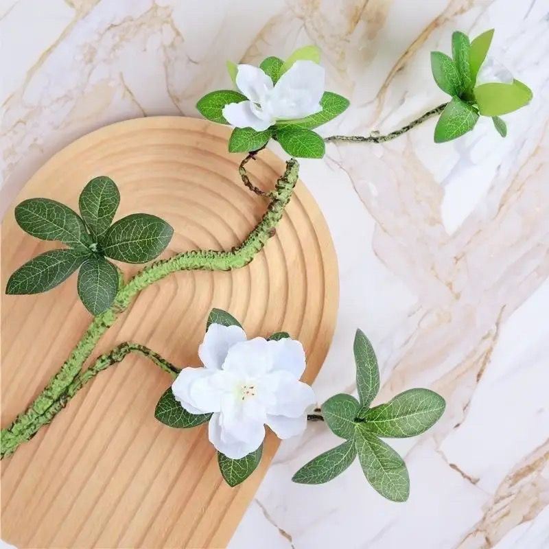 Künstliches Blumenarrangement