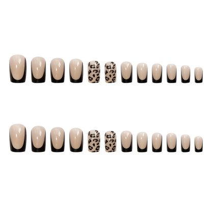 Kunstnagelset mit elegantem Leopardenmotiv und schwarzem French Design Brehn