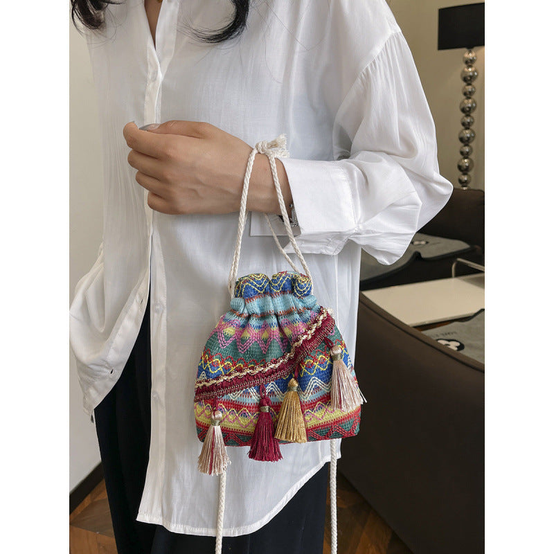 WoBohemian Bestickte Bucket Bag Brehn
