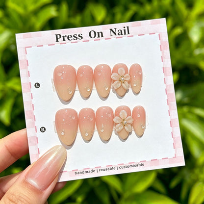 Anpassbare florale Press-On Nagelkollektion