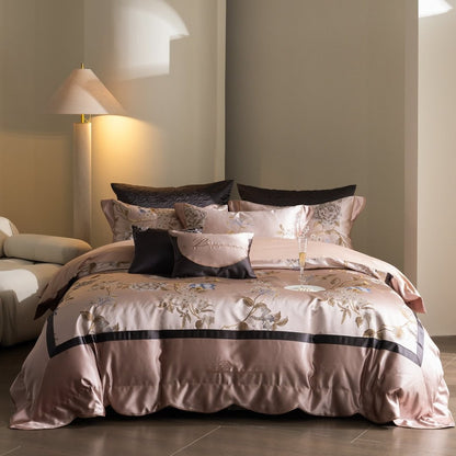 Seidenblumenbestickte Satin-Bettbezug-Bettwäsche mit gewelltem Saum und Kissenbezügen
