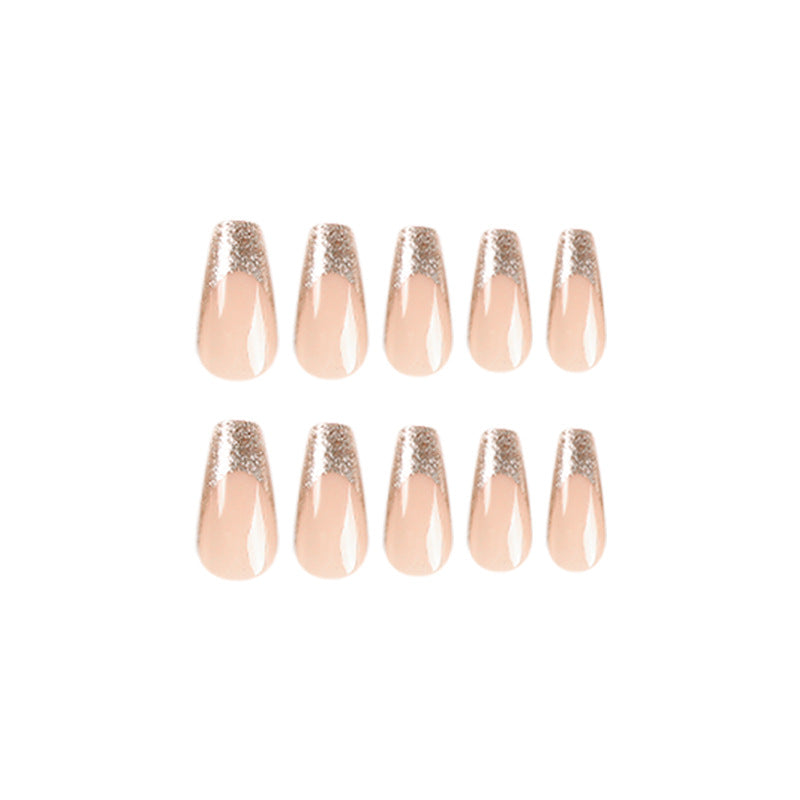 Künstliche Nagelkunst mit Glitzer und transparentem Design Brehn