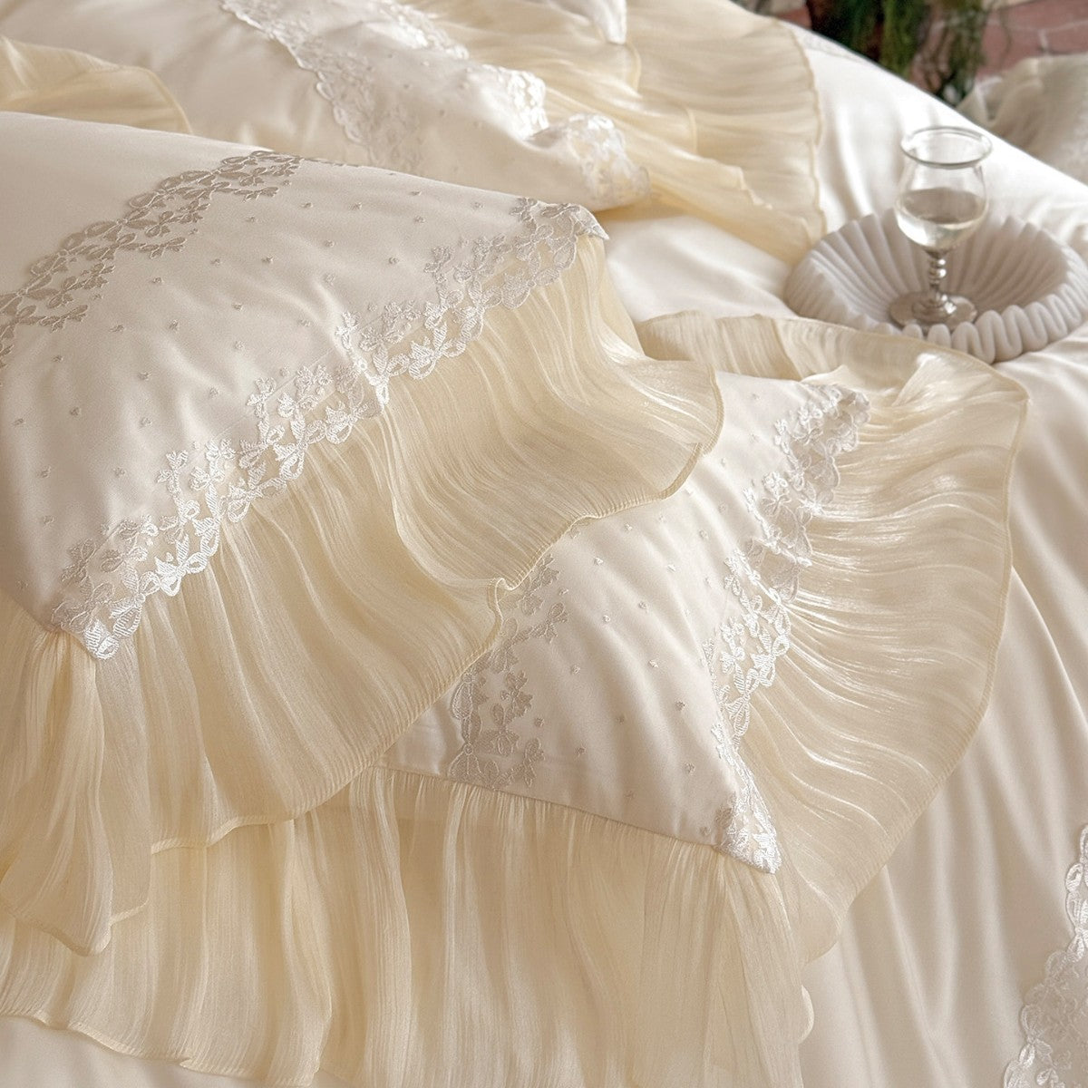 Romantisches Rüschendes Organza-Trim Besticktes Bettbezug-Set