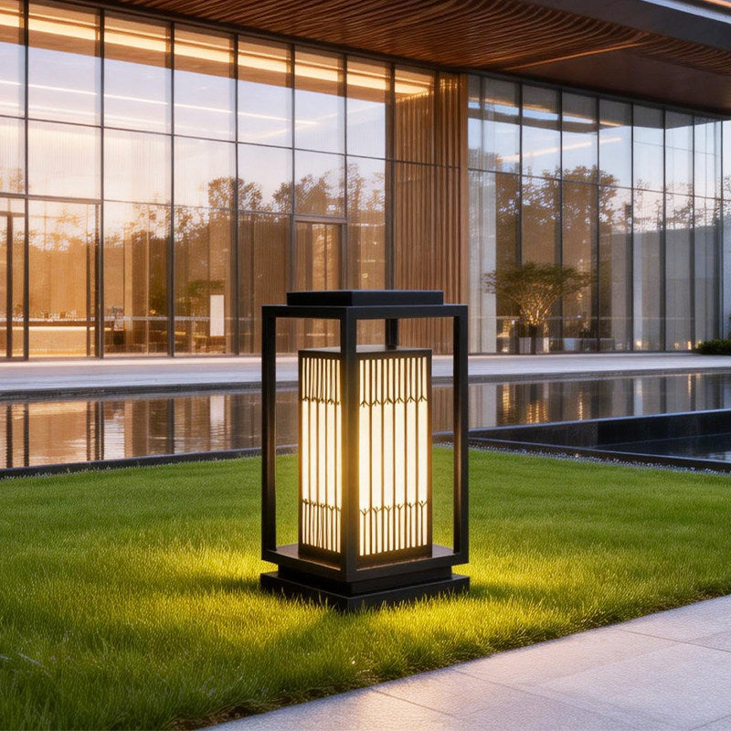 Japanisch inspiriertes LED-Außenlaterne mit Holzrahmen Brehn