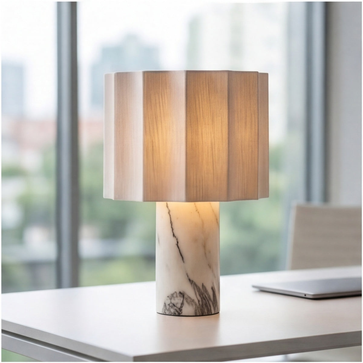 Elegante Marmor- und Holz-Tischlampe