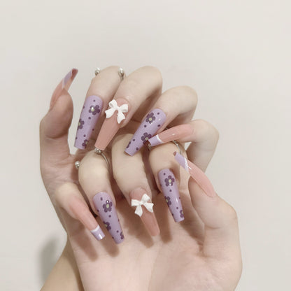 Kunstvolle Nagelverlängerungen im floralen Design Brehn