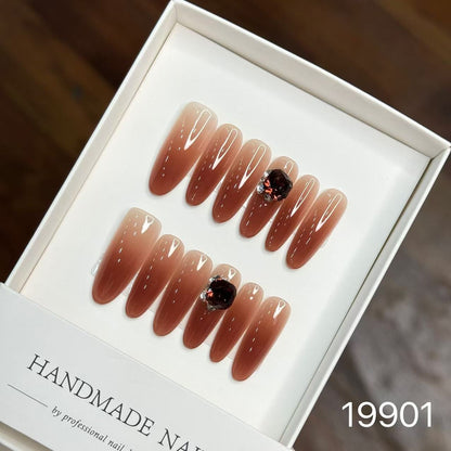 Künstlerisches handgemachtes Press-On-Nagelset