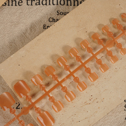 Natural Look Press-On Nail Art Set Brehn