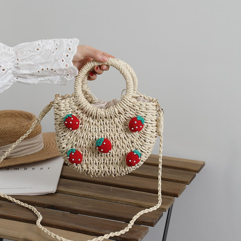 Basttasche mit Fröhlichen Erdbeermotiven Brehn