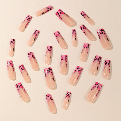 Glamouröse Nagelverlängerungen Brehn