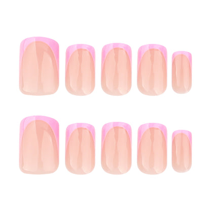 Kunstvolle Nagelkunst mit eleganten French-Tip Akzenten Brehn