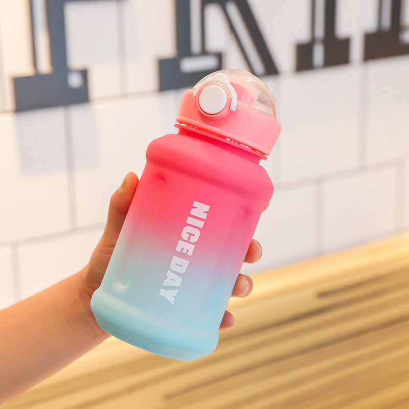Damen Sportliche Trinkflasche mit praktischem Verschlussmechanismus Brehn