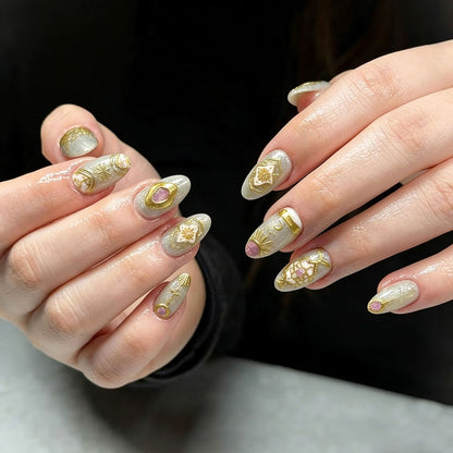 Künstlerisches Press-On Nagelset mit geometrischen Designs