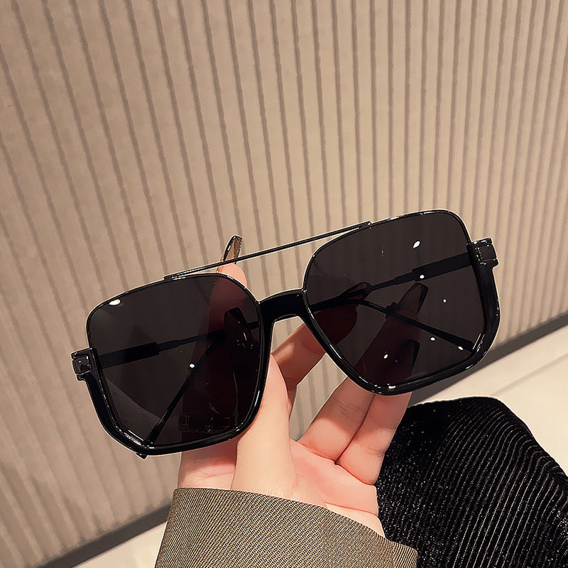 Damen oversized Sonnenbrille mit elegantem, quadratischen Rahmen Brehn