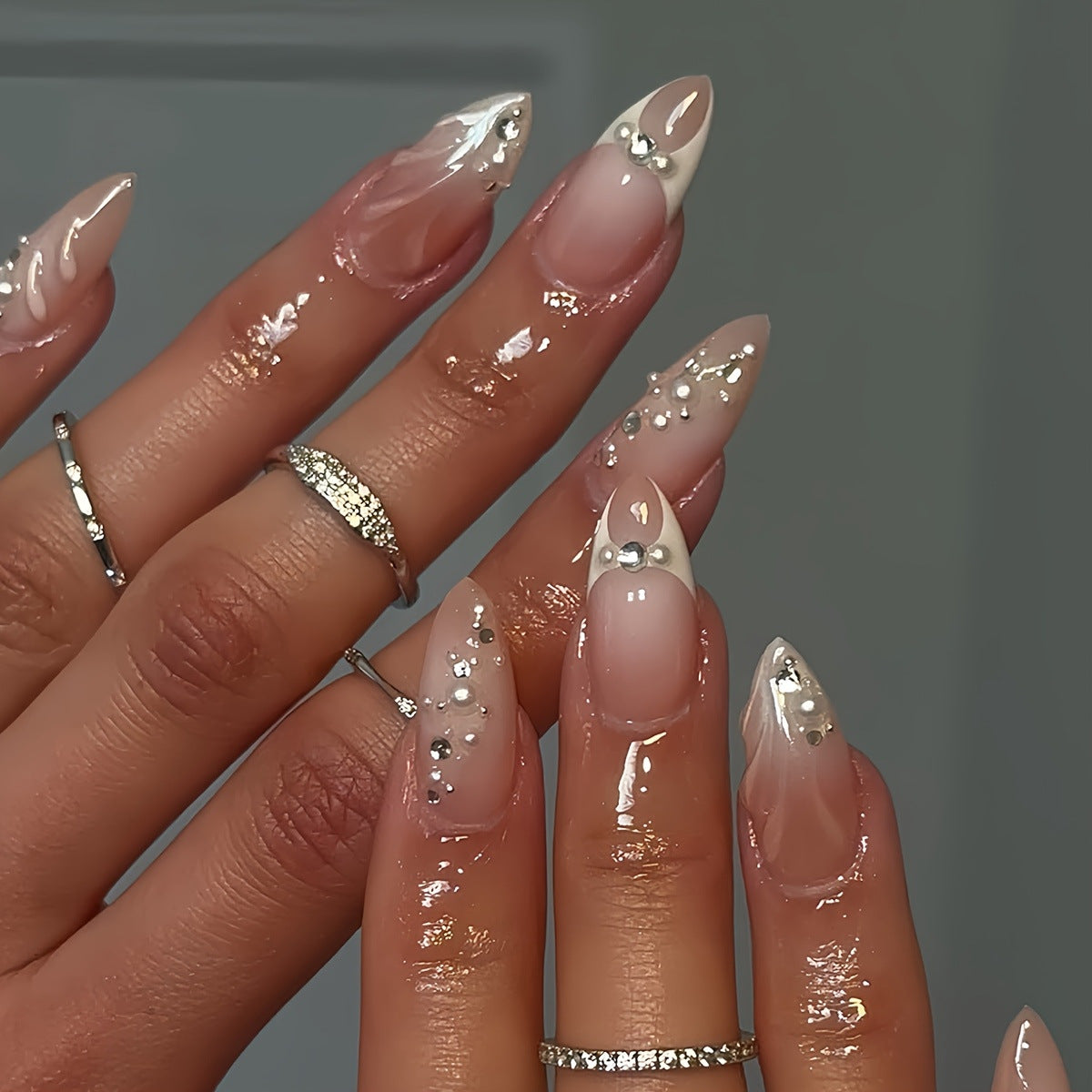Premium mit Strass verzierte Stiletto Press-On Nägel Brehn