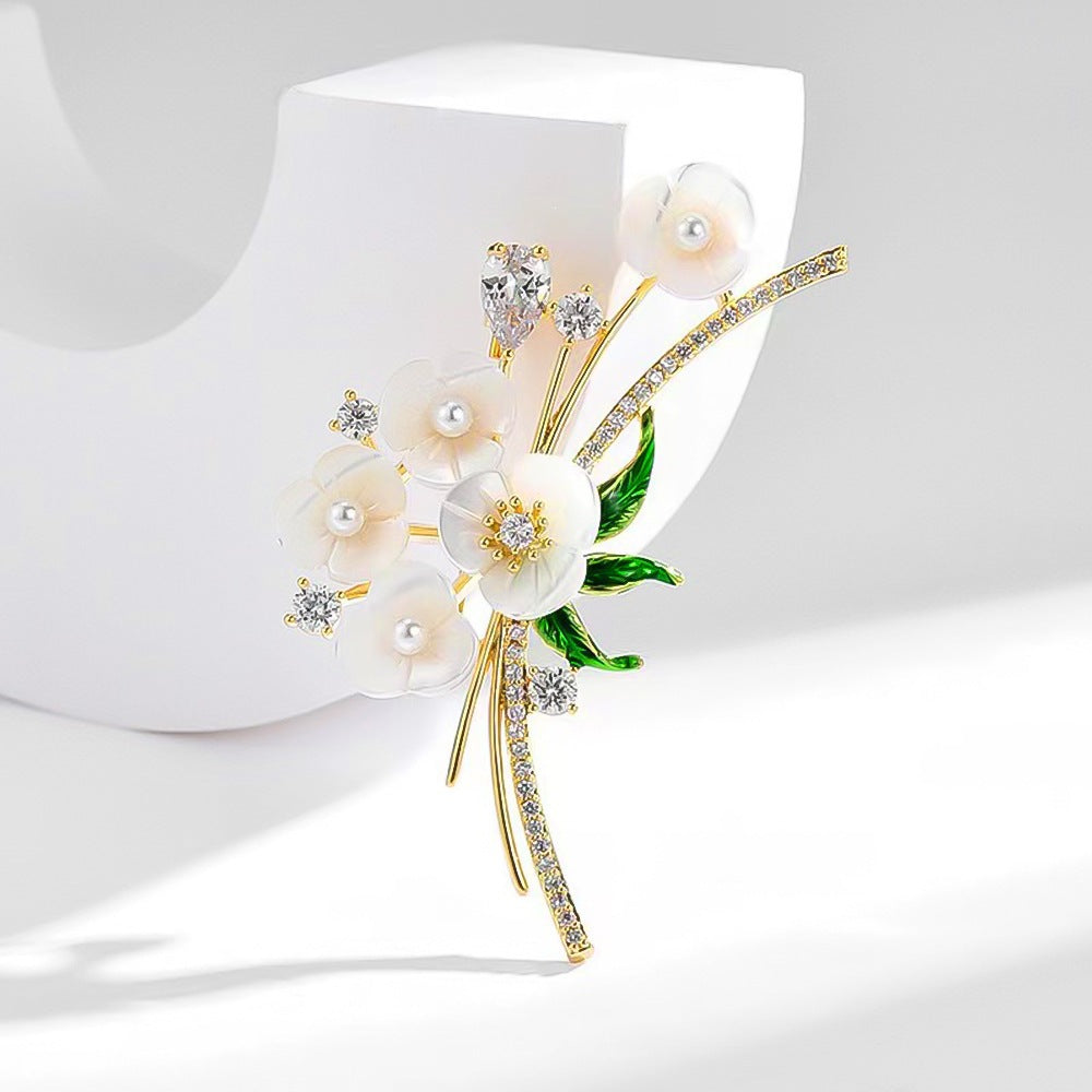 Exquisite Blumenbrosche Brehn