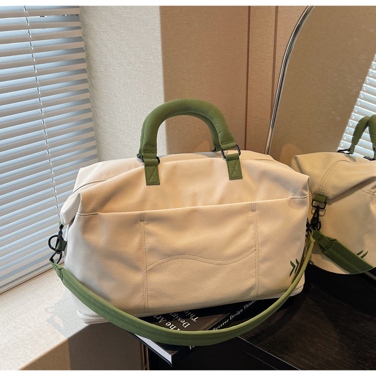 Elegante Und Geräumige Reisetasche Mit Robustem Design Brehn